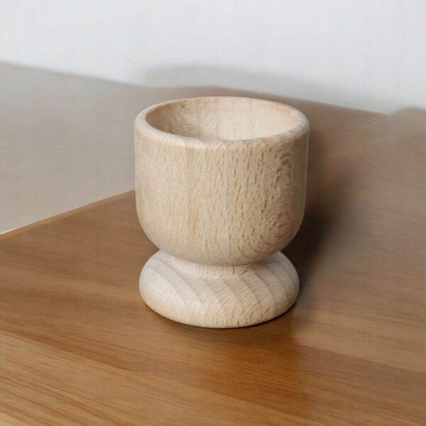 Podstawka do jajek drewniana regionalna bukowa kieliszek muszle 5x4,5cm