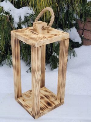 Lampion drewniany opalany ze sznurkiem stylowa latarnia 15x15x30 cm